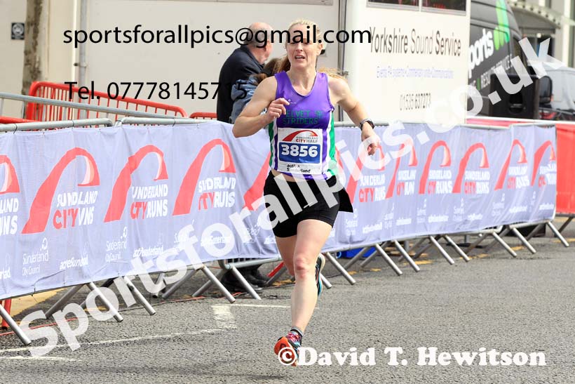 Sunderland City Hal Marathon, 2023 Sunderland City 10k and Half Marathon. Photo: David T. Hewitson/Sports for All Pics